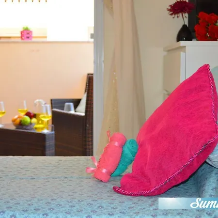 Thea Court 1 Bedroom 파라림니