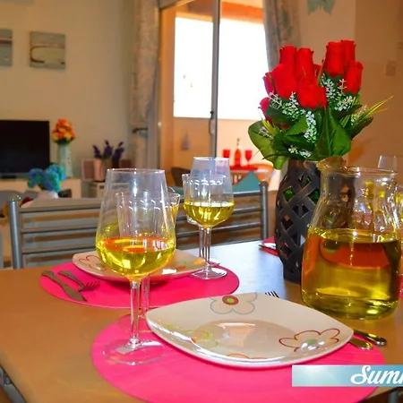Thea Court 1 Bedroom 파라림니